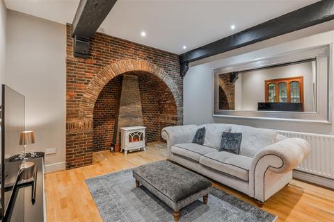 Flat 3, The Driftbridge Reigate Road, Epsom, KT17 3JZ