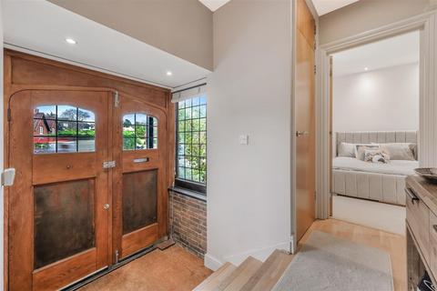 Flat 3, The Driftbridge Reigate Road, Epsom, KT17 3JZ