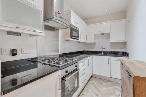 Flat 3, The Driftbridge Reigate Road, Epsom, KT17 3JZ