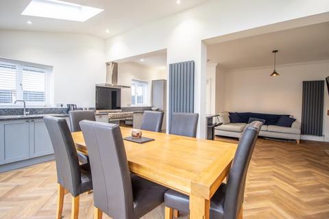 98 Manners Way, Southend-on-sea, SS2 6PZ