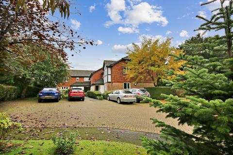 2 bedroom flat for sale, Godstone Road, Lingfield, RH7