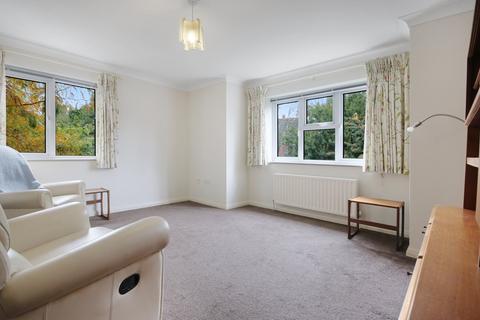 2 bedroom flat for sale, Godstone Road, Lingfield, RH7