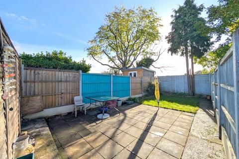 2 bedroom maisonette for sale, Staines Road, Feltham, TW14