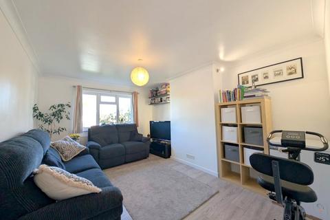 2 bedroom maisonette for sale, Staines Road, Feltham, TW14