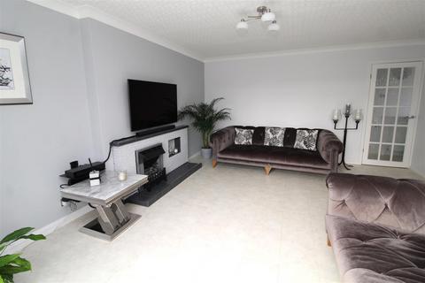 2 bedroom maisonette for sale, Sandringham Road, Potters Bar EN6