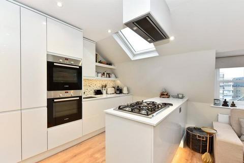 3 bedroom flat for sale, Clifton Hill, St John's Wood NW8