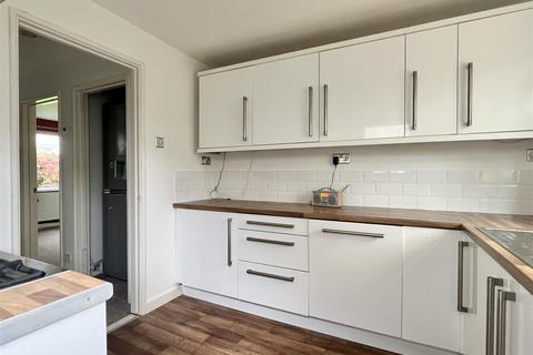 9 Manor Close, St Austell, PL25 4HH