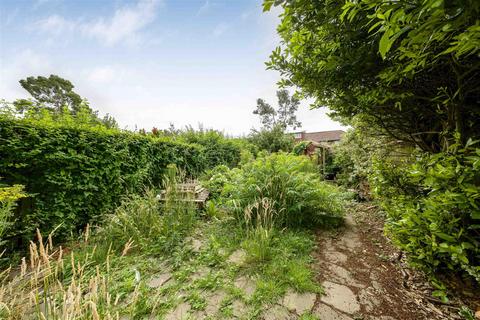 15 Lovell Road, Richmond, TW10 7LB