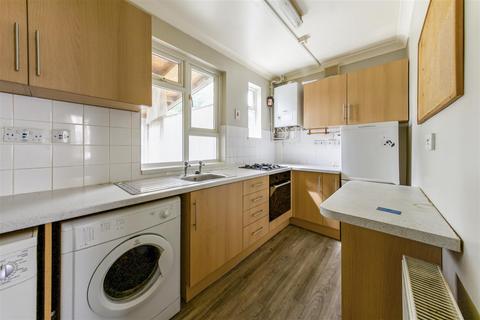 15 Lovell Road, Richmond, TW10 7LB