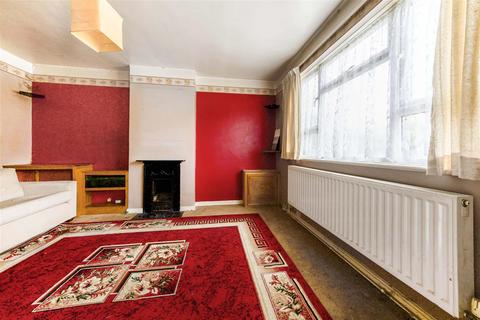 15 Lovell Road, Richmond, TW10 7LB