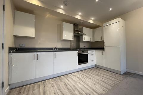 2 bedroom flat to rent, Kestrel Way, Perth