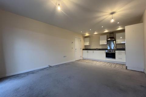 2 bedroom flat to rent, Kestrel Way, Perth