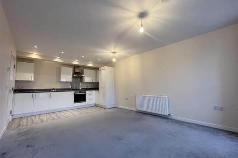 2 bedroom flat to rent, Kestrel Way, Perth