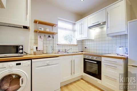 2 bedroom flat for sale, Sketty Road, Enfield