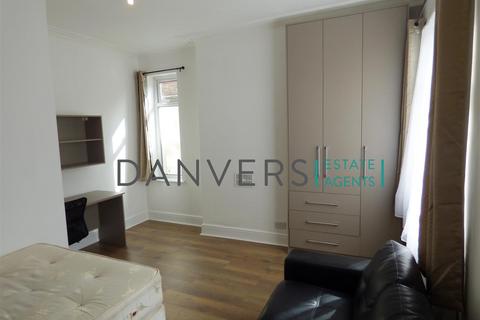 2 bedroom house share to rent, Hazel Street, Leicester LE2