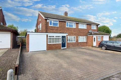 4 bedroom detached house for sale, Orchard Close, Waddesdon