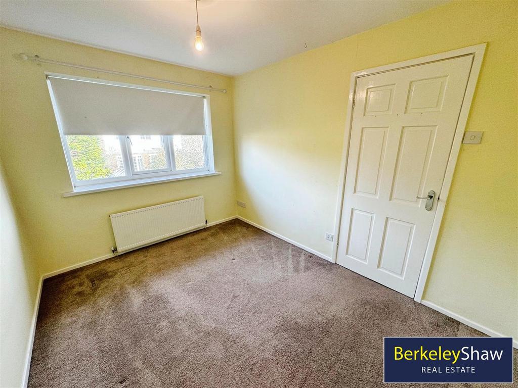 Bedroom 2 (2)