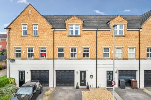 3 bedroom townhouse for sale, Charnley Drive, Leeds LS7