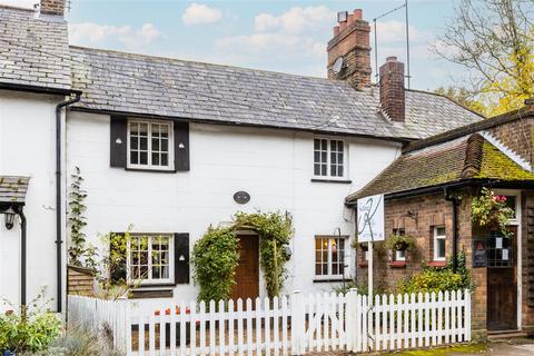 2 bedroom terraced house for sale, Withybed Corner, Walton On The Hill, Tadworth