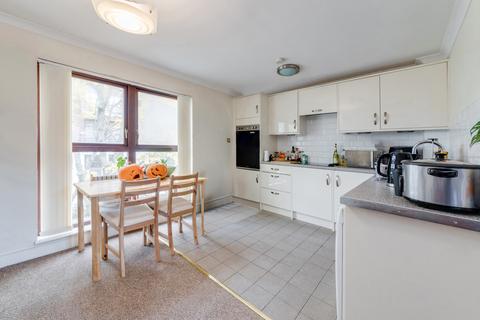 2 bedroom flat for sale, Russell Place, London