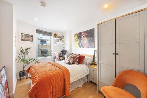 2 bedroom flat for sale, Alboran Apartments, 1 Seven Sea Gardens, London