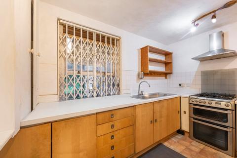 2 bedroom maisonette for sale, Baptist Gardens, London