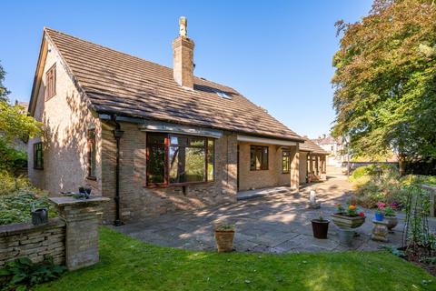 3 bedroom detached bungalow for sale, York Road, Malton