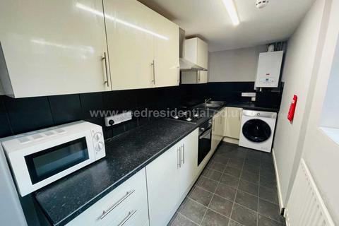 6 bedroom house to rent, Frederick Grove, Lenton