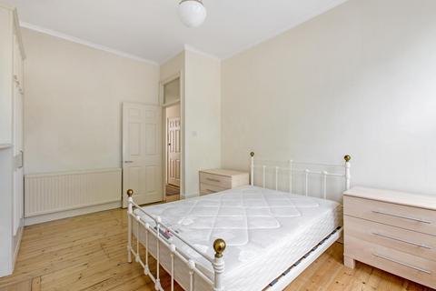 2 bedroom flat to rent, Kew Road, TW9