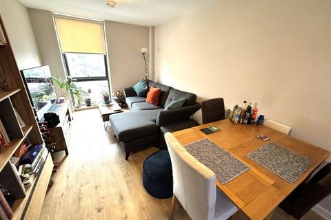 2 bedroom apartment for sale, Quay Central, Liverpool L3