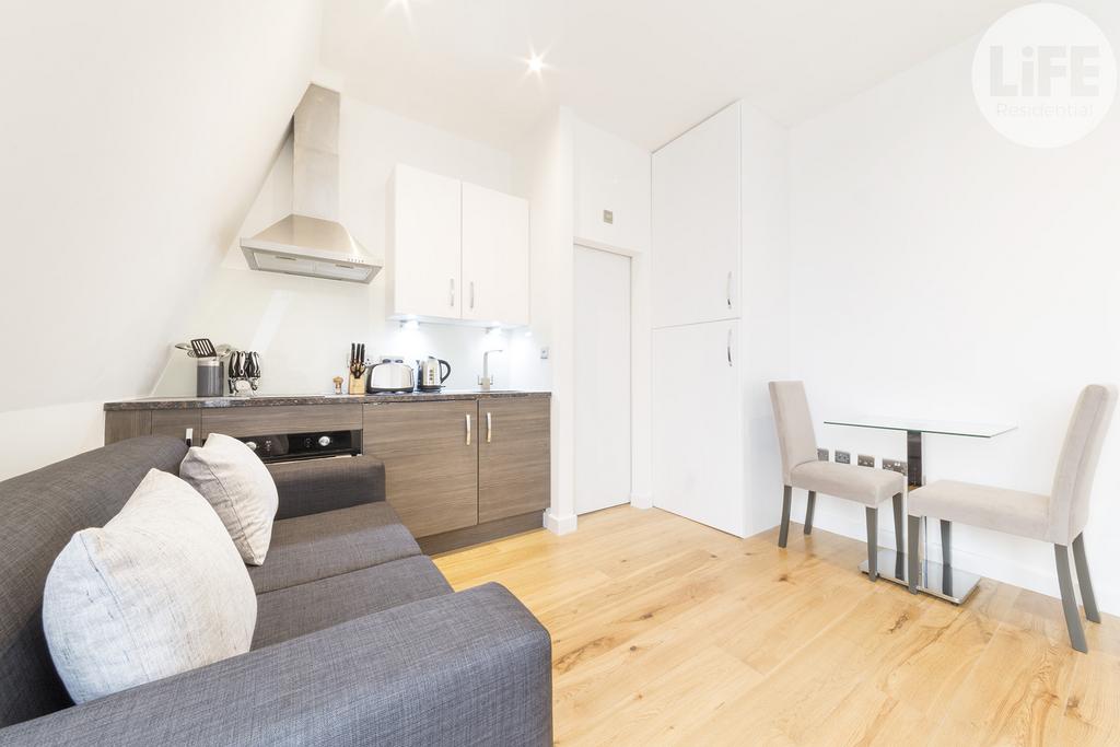 Union House, 23 Clayton Road UB3 Studio to rent £1,350 pcm (£312 pw)