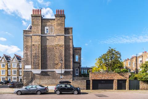 5 bedroom end of terrace house for sale, Lonsdale Square, Barnsbury, Islington, London