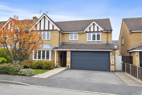 4 bedroom detached house for sale, Monmouth Close, Thrapston NN14