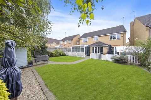 4 bedroom detached house for sale, Monmouth Close, Thrapston NN14