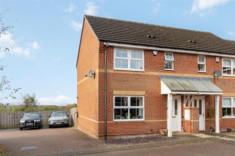 3 bedroom end of terrace house for sale, Millbank, Leeds LS19