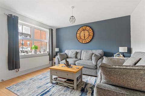 3 bedroom end of terrace house for sale, Millbank, Leeds LS19