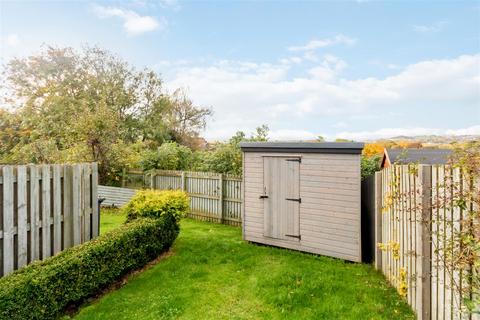 3 bedroom end of terrace house for sale, Millbank, Leeds LS19