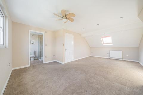 4 bedroom bungalow for sale, Haslar Crescent, Hampshire PO7