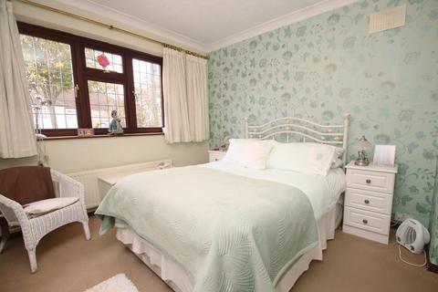 17 Renton Drive, Orpington, BR5 4HH