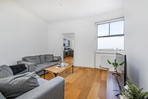 2 bedroom apartment for sale, Kings Gardens, West Hampstead, London NW6