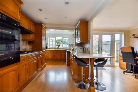16 Belland Drive, Bristol, BS14 0EQ