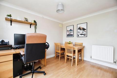 16 Belland Drive, Bristol, BS14 0EQ