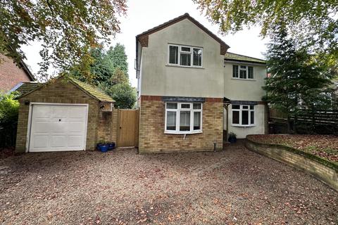 9 Church Road, Chavey Down, Ascot, SL5 8RR
