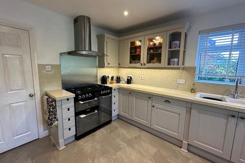 9 Church Road, Chavey Down, Ascot, SL5 8RR