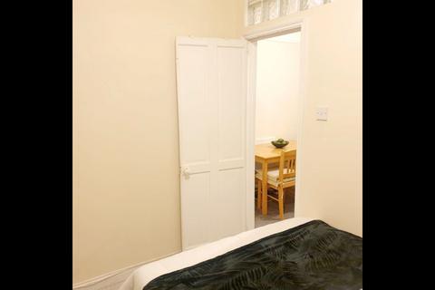 3 bedroom flat to rent, Kilburn NW6