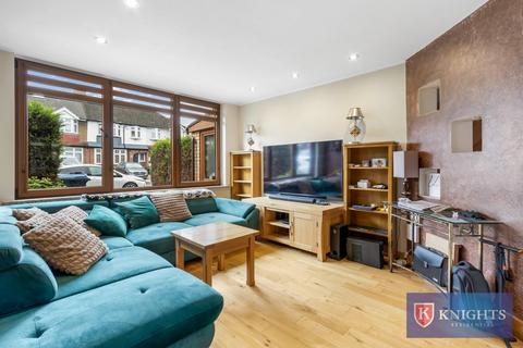 3 bedroom house for sale, Queensland Avenue , London, N18