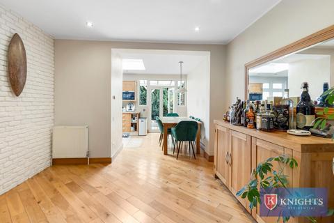 3 bedroom house for sale, Queensland Avenue , London, N18