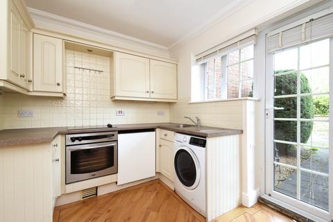 3 bedroom apartment to rent, Hollington Court High Street Chislehurst BR7