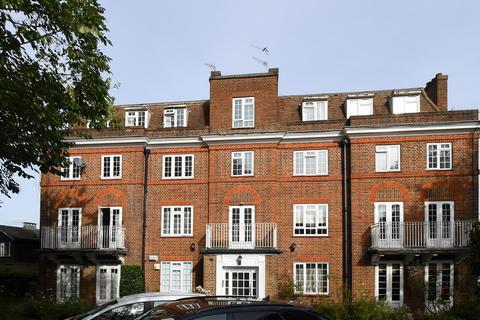 3 bedroom apartment to rent, Hollington Court High Street Chislehurst BR7