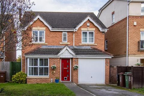 4 bedroom detached house for sale, Brackendale Road, Wakefield WF2